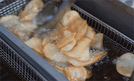 土豆在裤子上涂一下，解决了家家户户的大难题，太实用了