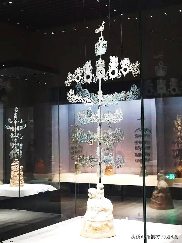 过年入户门挂钱的讲究,过年门口挂钱讲究