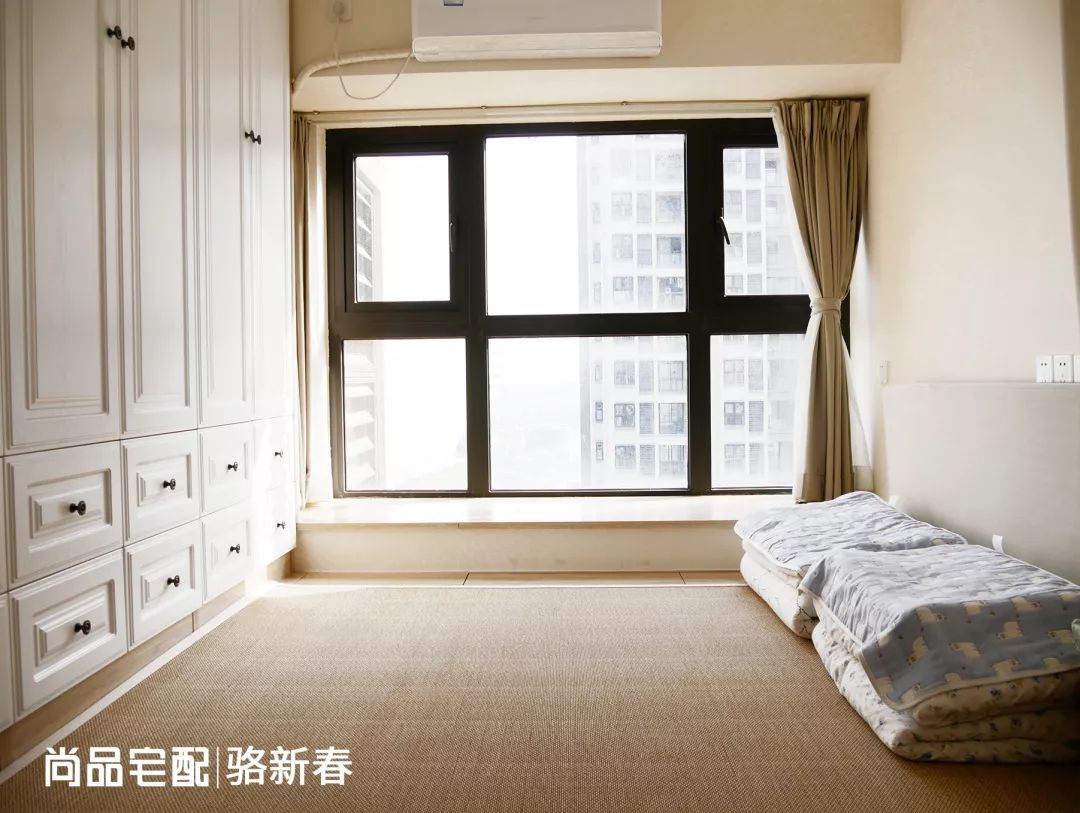 小房间榻榻米带吧台,小户型榻榻米上床下柜一体