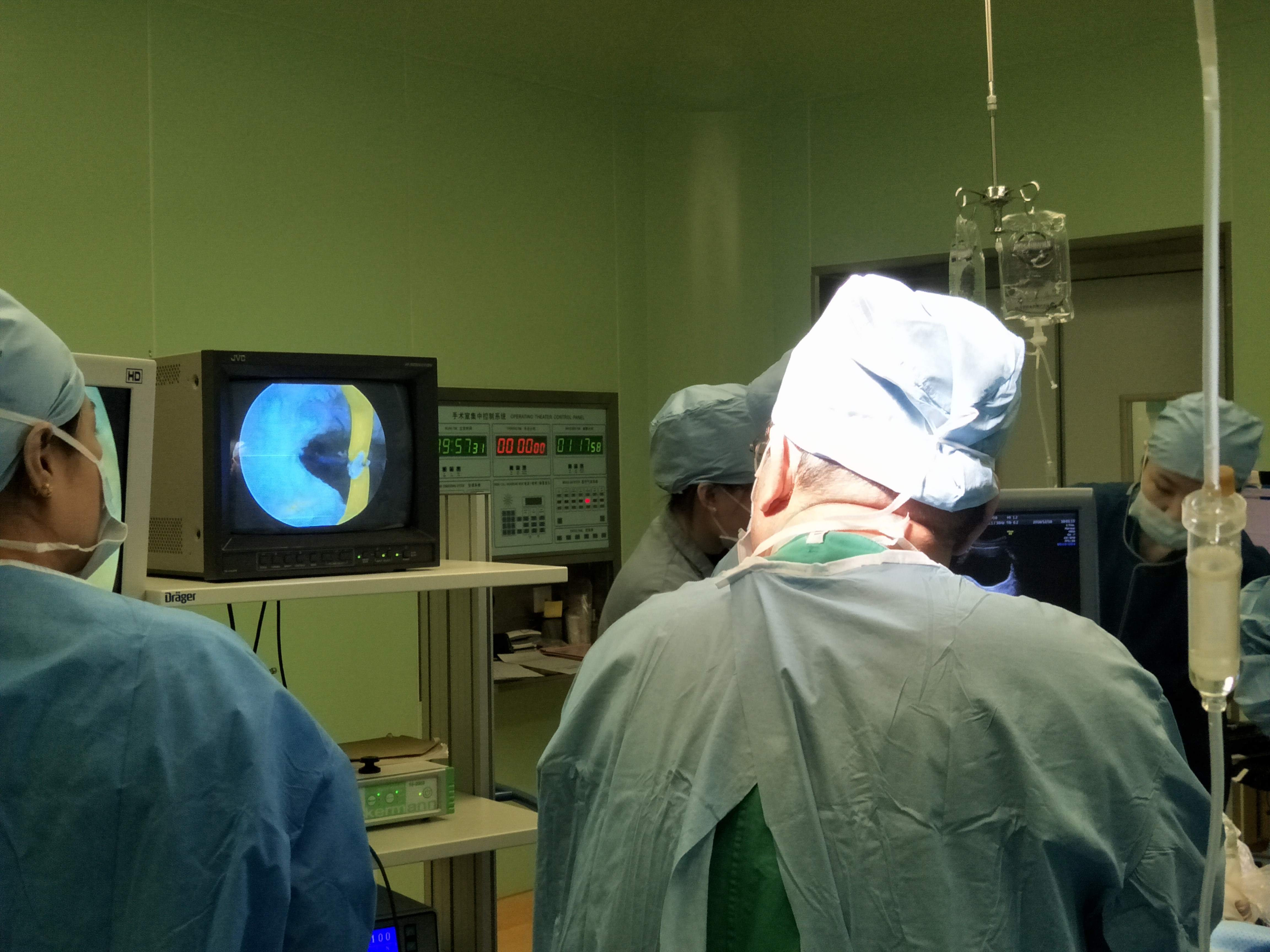 哈医大二院妇产科成功治愈两例新型罕见阴道斜隔综合征患者