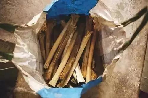 富二代晒骨皮包的残忍真相,富二代晒人骨皮包的残忍真相