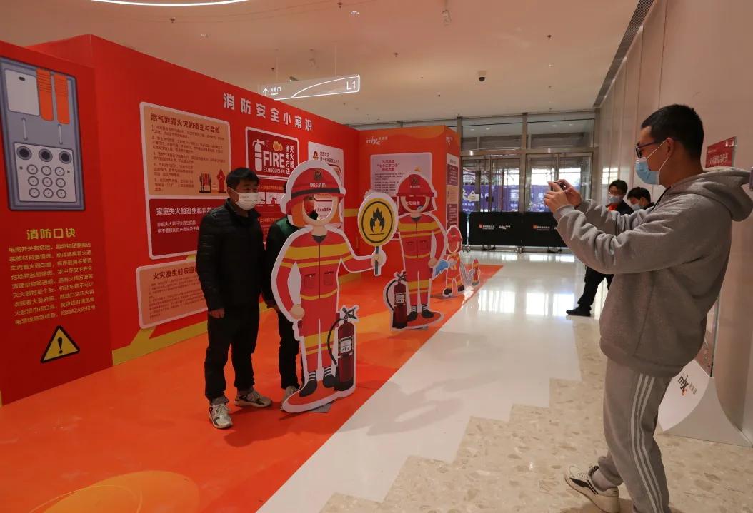 综合体换装“救援橙”！“橙色力量”消防街区邀你一起来打卡！