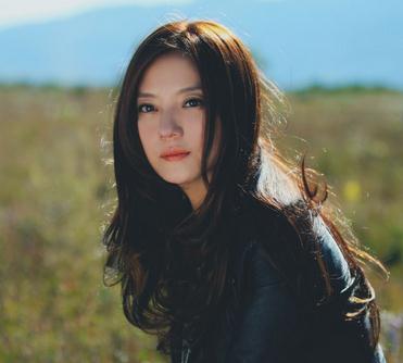 当年演小燕子的赵薇近况如何,她是赵薇