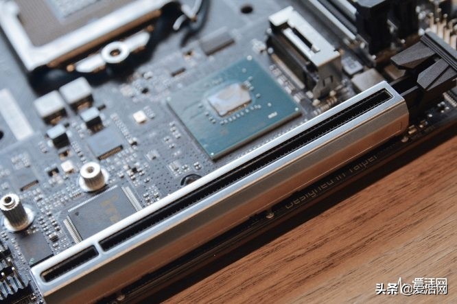 mini-ITX主板该怎么做成旗舰？来看看技嘉Z490IAORUSULTRA