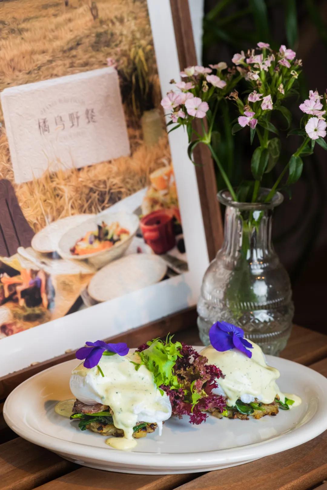 之心城这家餐厅堪称“西餐界CHANEL”,小姐姐们都抢着去