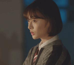 郑爽的“西装外套+阔腿裤”太美！但她的鼻子是又整容了吗？