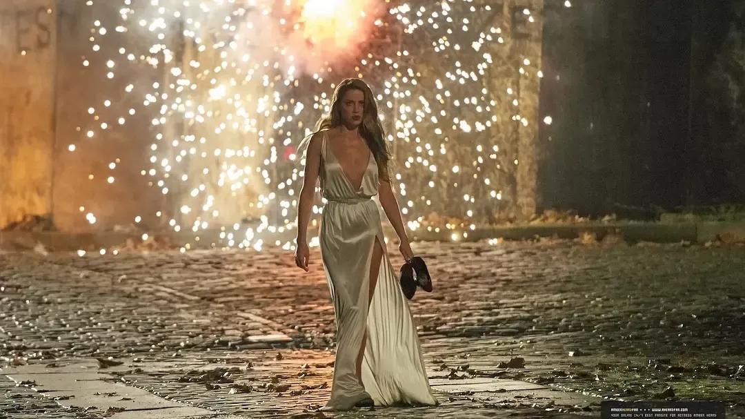 删减42分钟才上映,这部冷门片既香艳又惊艳