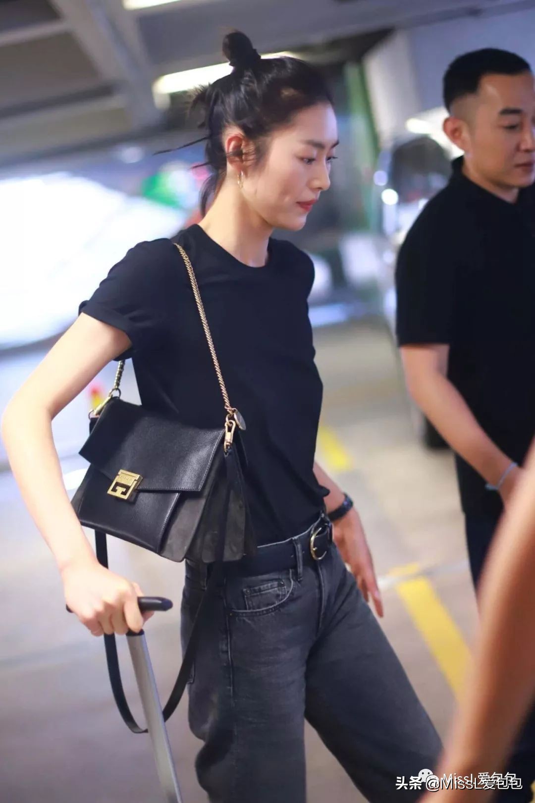 纪梵希givenchygvc绑带限定款,givenchy纪梵希2023新款连帽外套