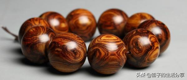 菩提子配饰翡翠,菩提子蜜蜡配饰图