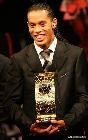 足球精灵罗纳尔迪尼奥精彩视频,追忆巨星2免费观看