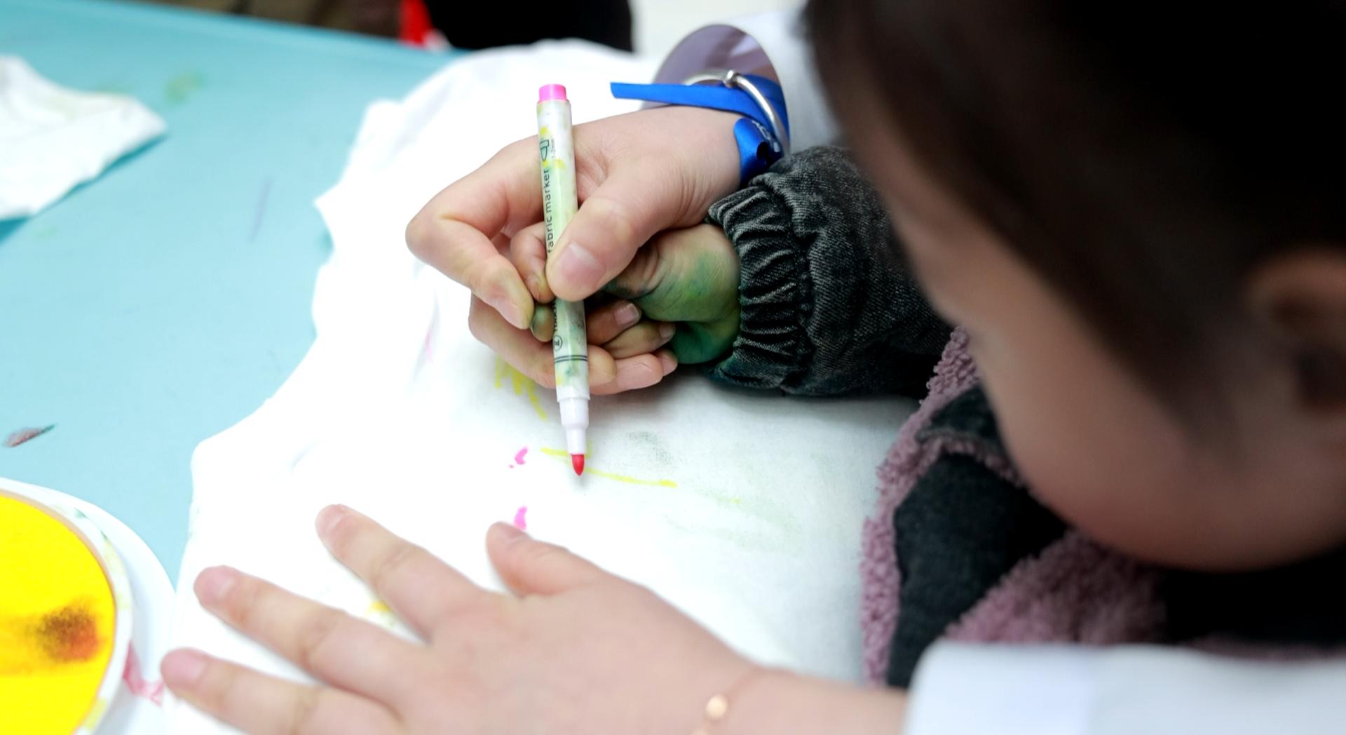 守护自闭症儿童用爱点亮孤独的心,关爱残疾人让爱充满人间