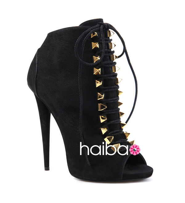 鞋子最贵的是什么品牌,全球十双最昂贵的鞋子品牌