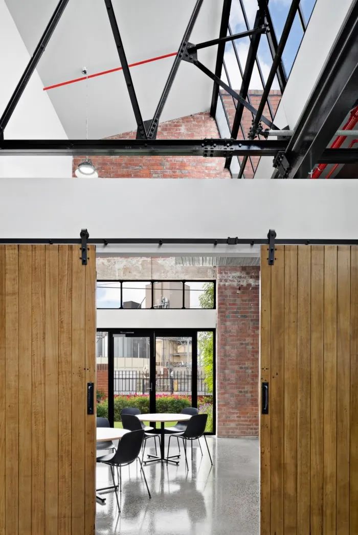 个性化高端办公空间设计200平方米,新型商业办公空间设计表现方法