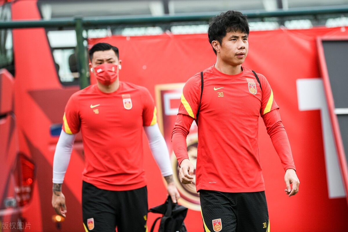 蒿俊闵三哥回家接地气,偶遇三哥蒿俊闵