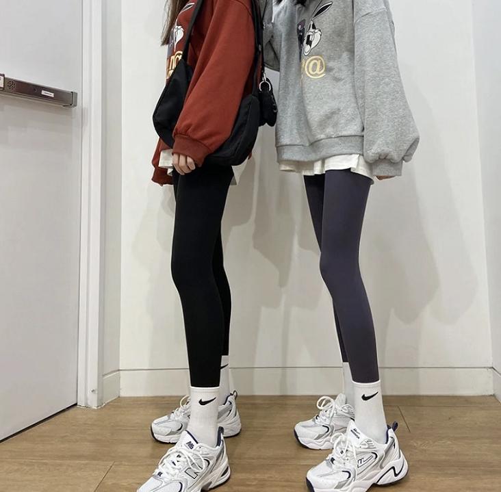 小腿粗穿鲨鱼裤搭配长袜好看吗,鲨鱼裤显腿粗怎么办