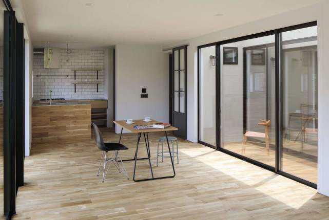 怎样解决瓷砖冬天冰冷的问题,冬天木地板和瓷砖地板比较