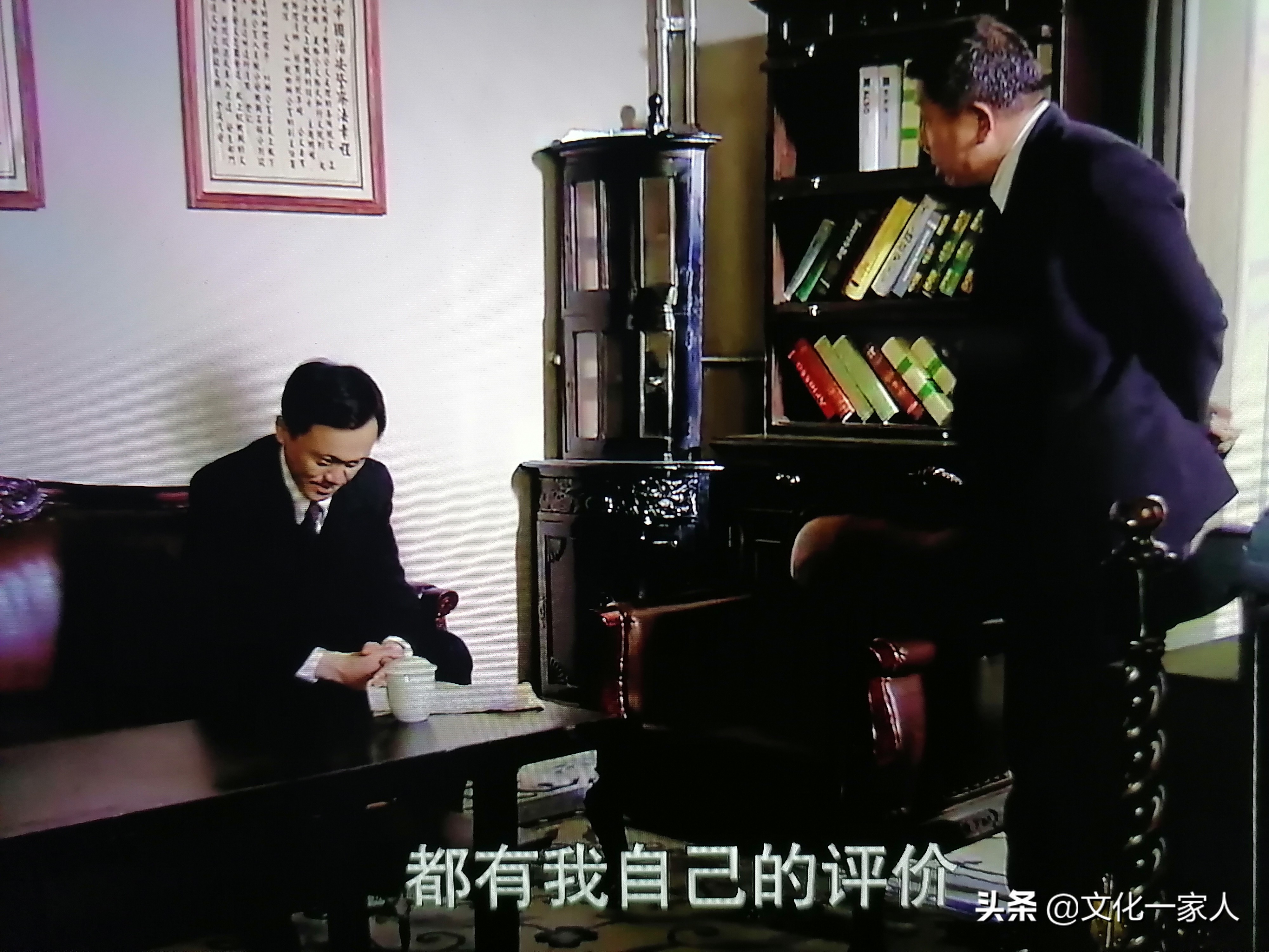 《悬崖》：一场敌中有我，我中有敌，斗智斗勇命悬一线的生死较量