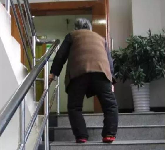 膝盖疼、老寒腿、长骨刺，关节炎了怎么办？45个短问，彻底讲清