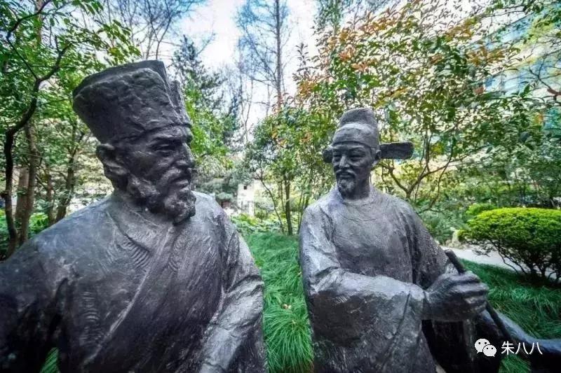 对酒当歌人生几何用英语怎么表达,对酒当歌人生几何上一句是什么