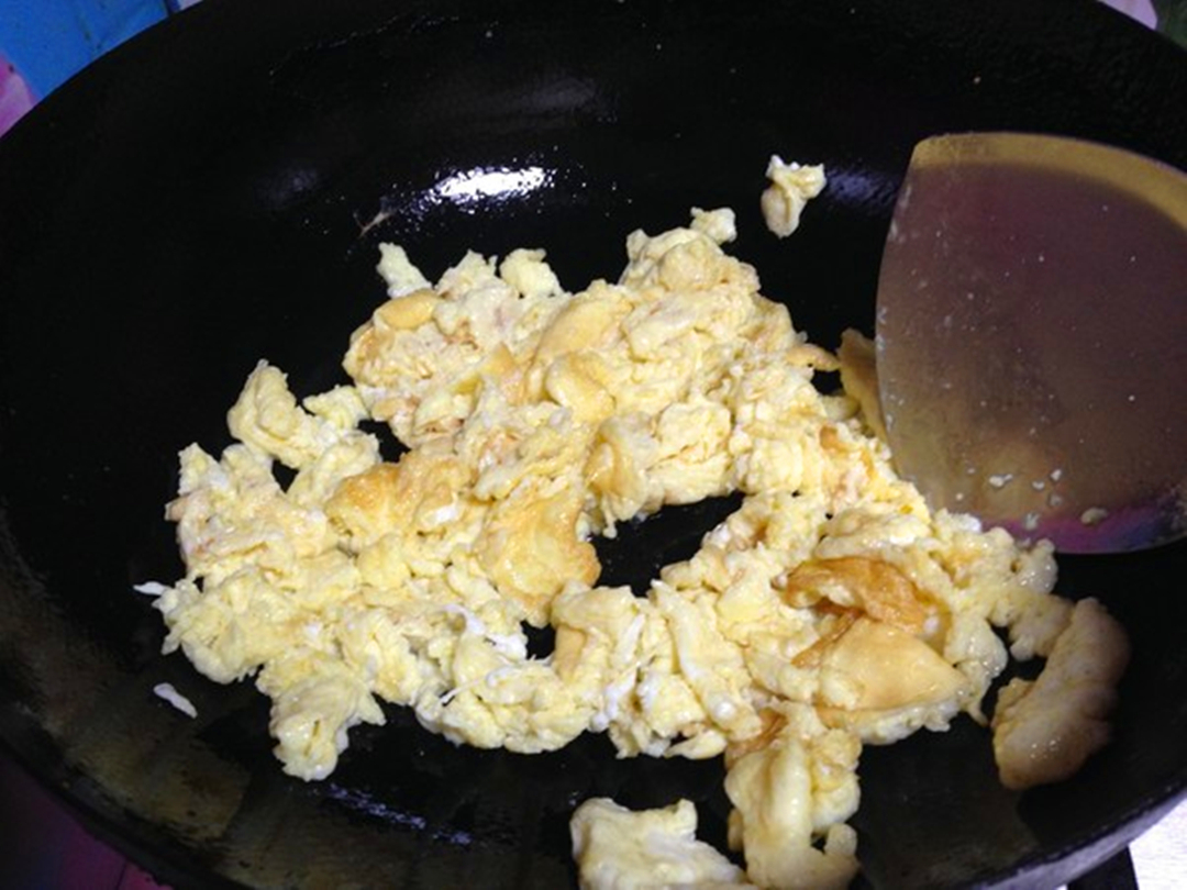 鸡蛋酱怎么炒好吃还不糊锅,夏天食欲不好菜谱