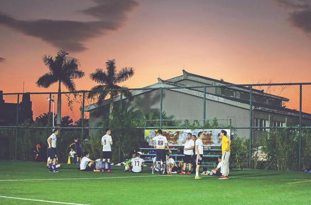 当深圳人晒晚霞时，到底在晒什么