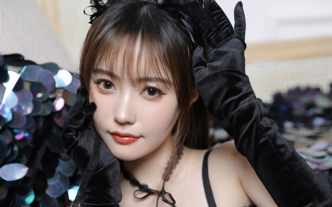 芭莎红富勒烯灯泡肌水雾拉丝面膜,富勒烯蛋白灯泡面膜为什么拉丝