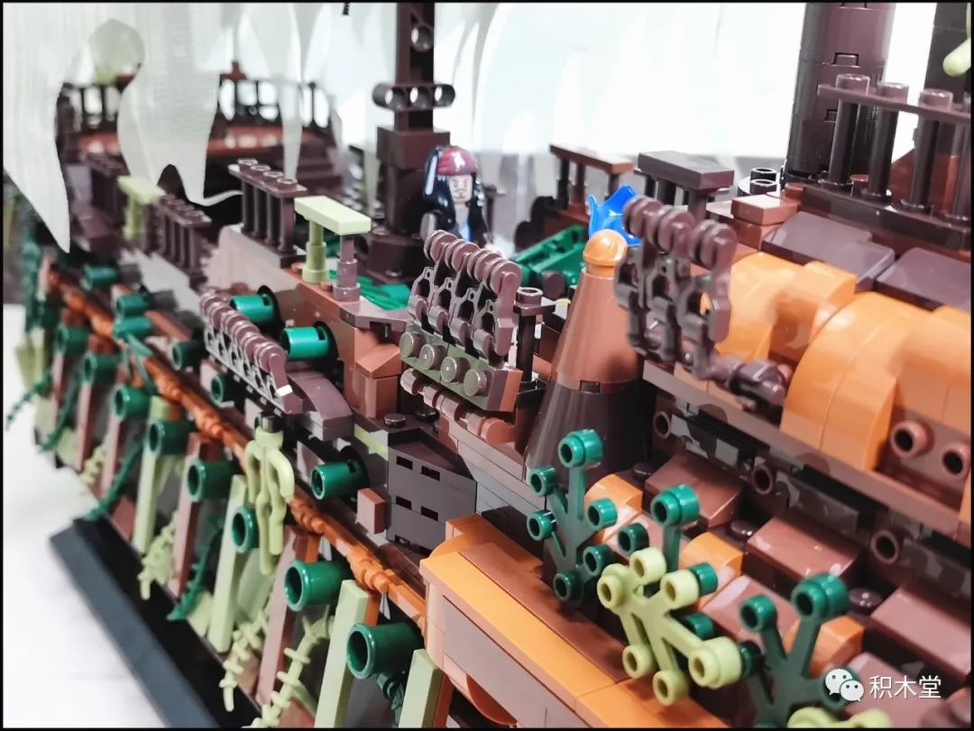 飞翔的荷兰人号船真实原型,飞翔的荷兰人号为什么能潜水