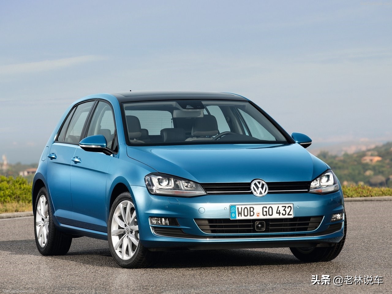 内饰沿袭老款车型设计,内饰变化