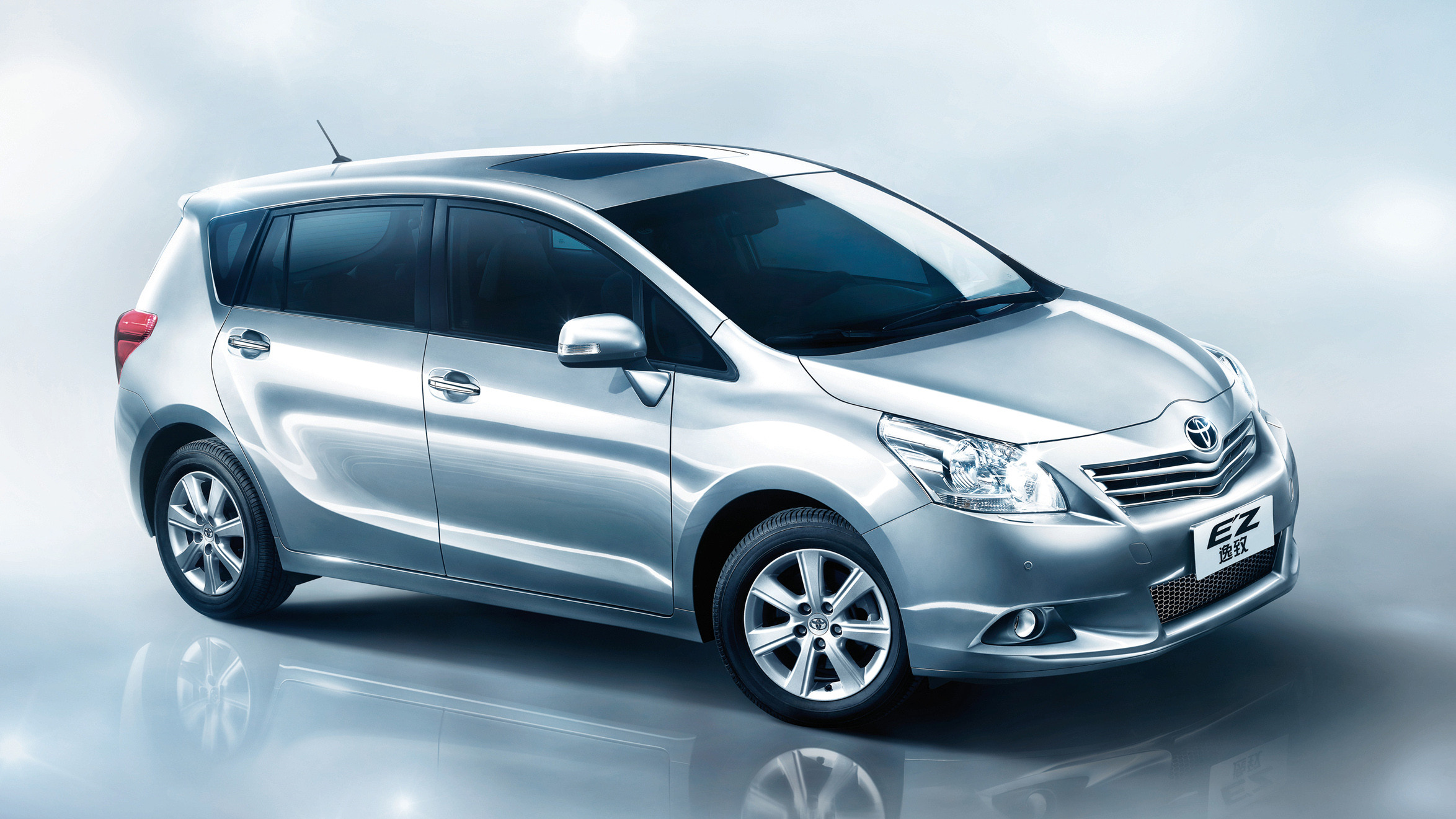 11年款的日系车商务车,11款丰田日系车