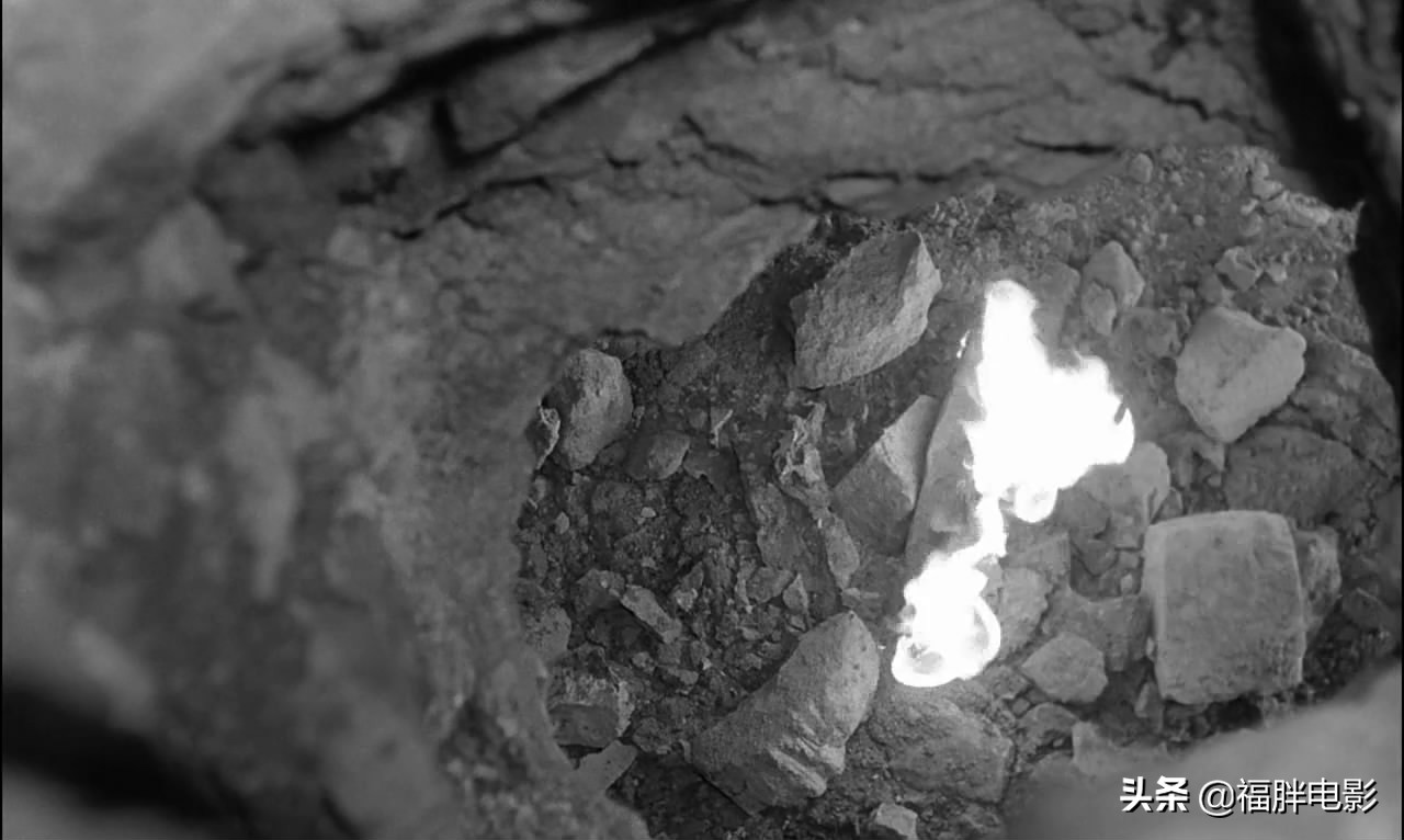 肖申克的救赎挖洞挖了多少年,最伟大的越狱电影肖申克的救赎