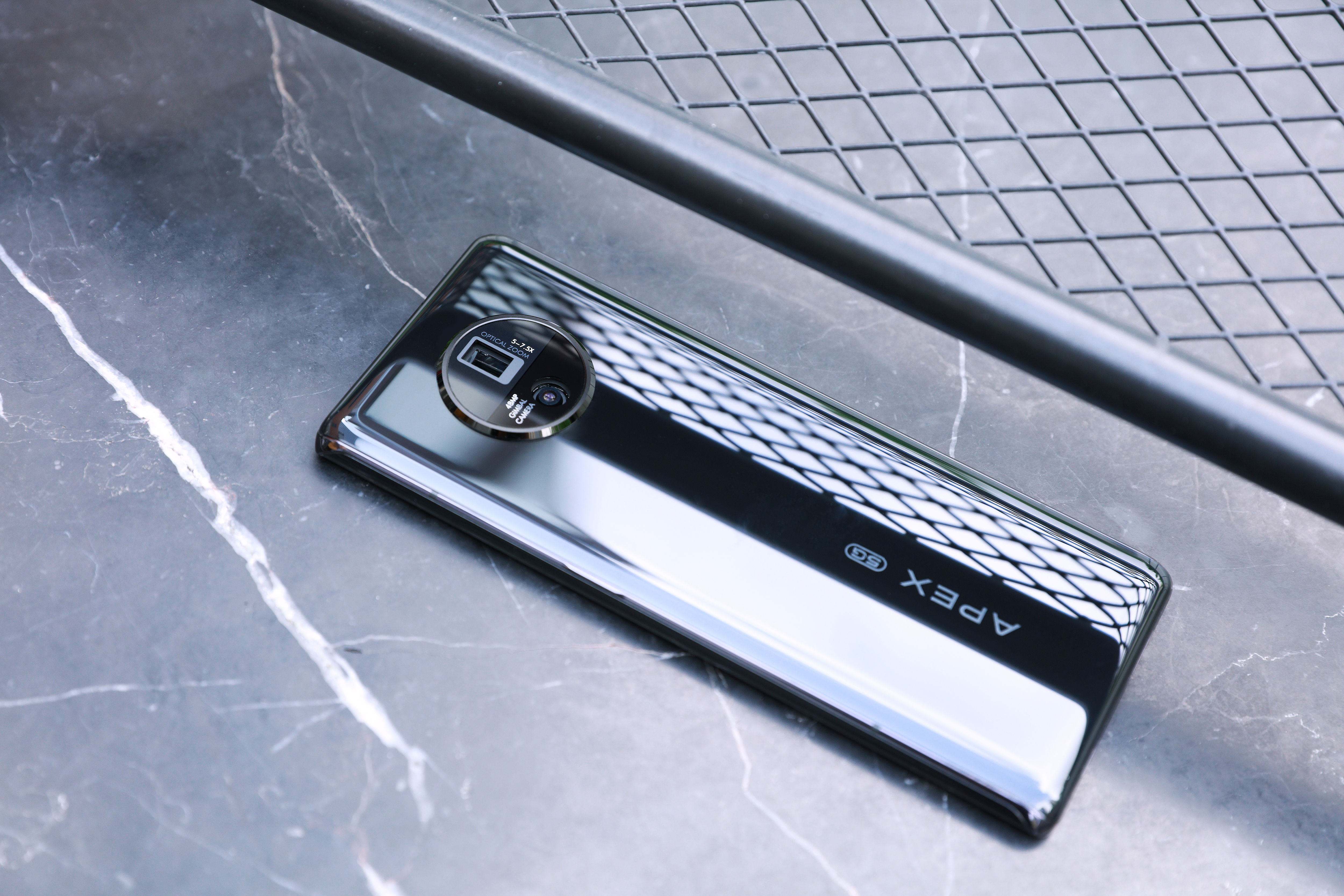 把云台融入到手机里,把云台装到手机里面