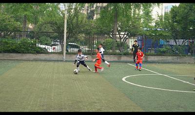 暑假再见新学期开始,易联足球秋季班报名