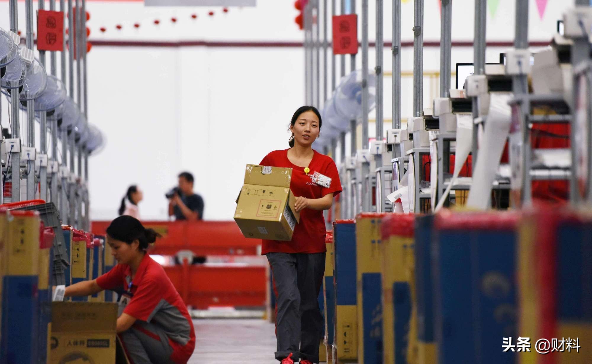 “9块9包邮”真的能赚钱吗?是用怎样的方式赚钱呢?看完就懂了