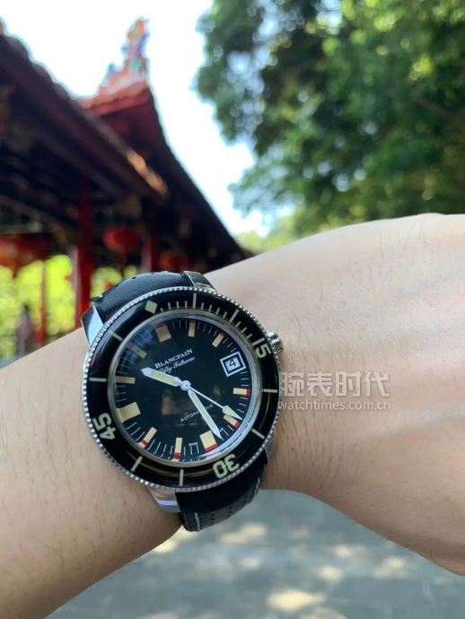 网友晒自己微信好友数量,网友晒1300手表