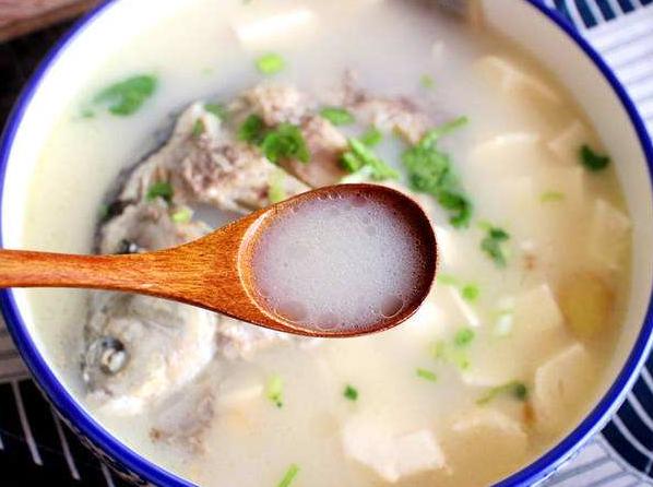 炖鱼汤选用什么鱼最好吃,炖鱼汤一般什么鱼炖的好吃