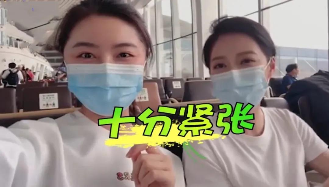 领诵员冯琳朗诵视频,领诵员冯琳再次出圈