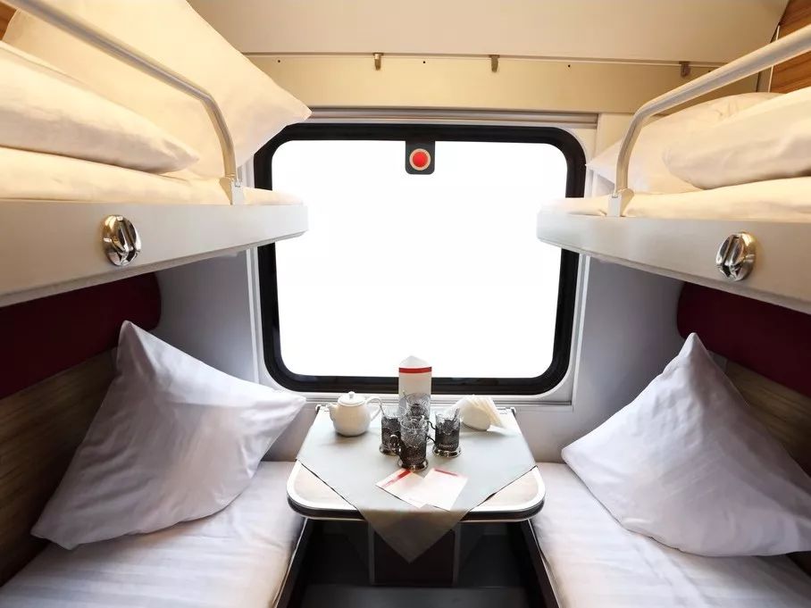 旅游列车豪华软卧,旅游硬卧还是软卧