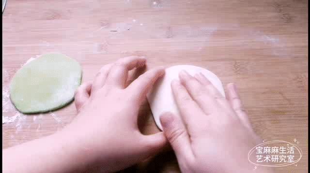 小孩过年吃的糖果,宝宝过年的时候糖吃太多了