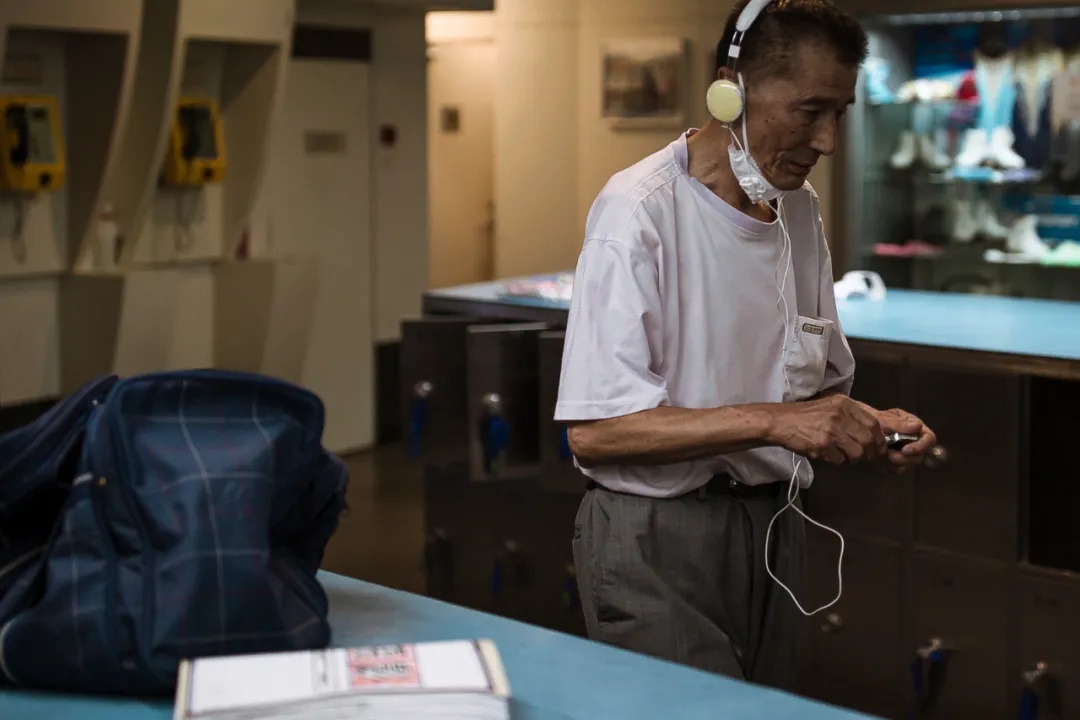 冰上劳伦斯原视频,快乐劳伦斯先生