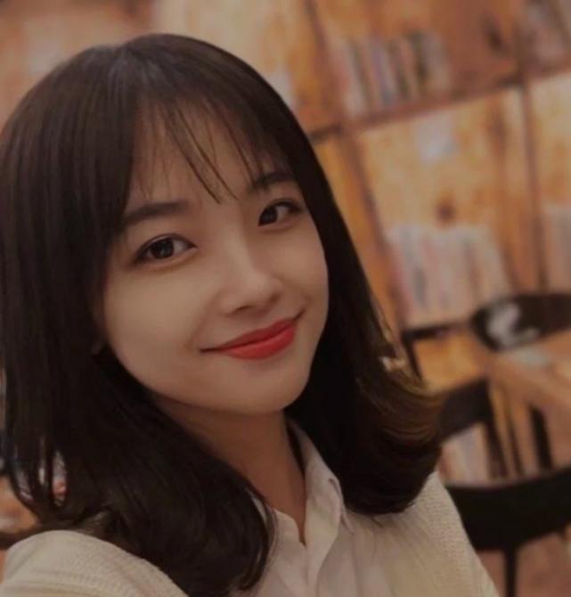 就在两天前，走秀时泳裤意外滑落的马凡舒，喜获新身份潇洒再出发