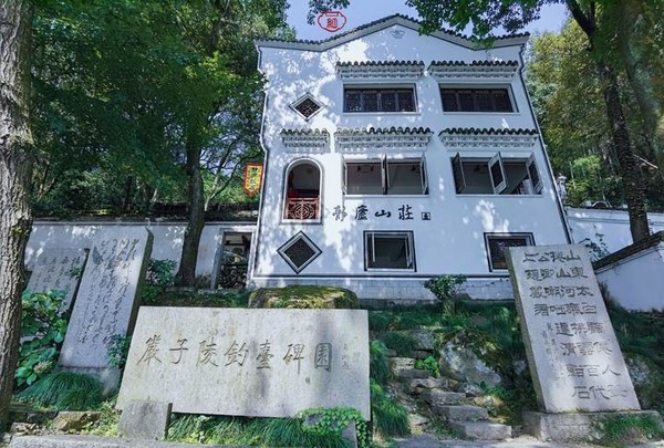 桐庐夜游富春山居景区,桐庐富春江夜游和白天游