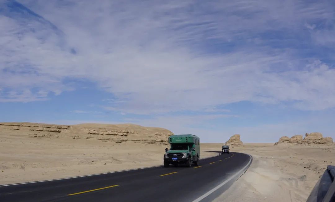 茫崖艾肯泉夏季游攻略,青甘大环线艾肯泉