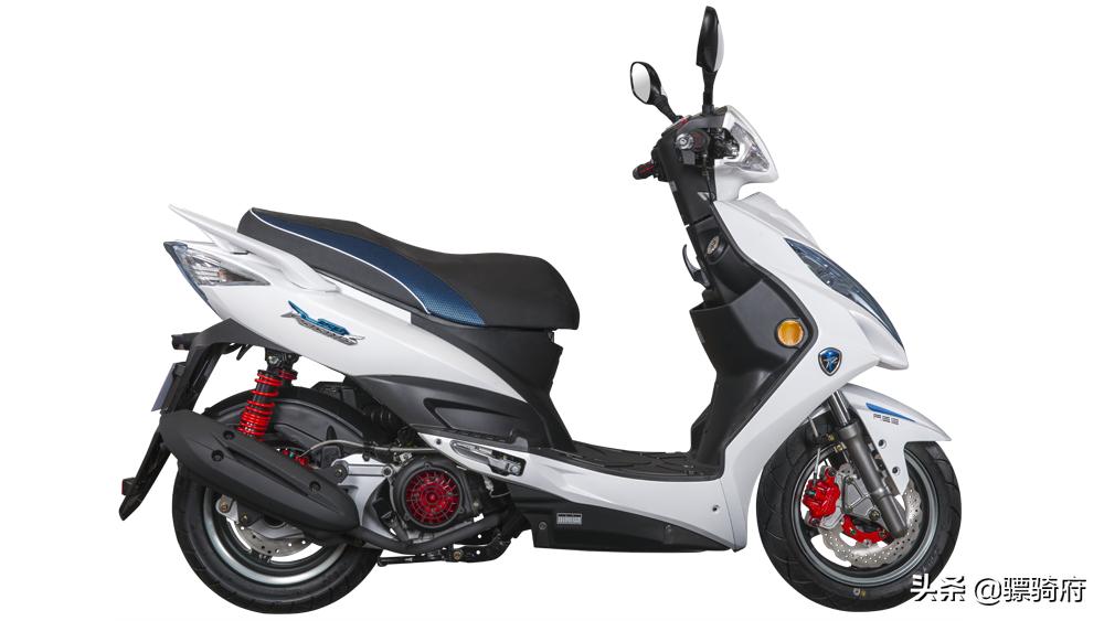 标致姜戈150VS光阳弯道情人150，复古与运动谁更适合你