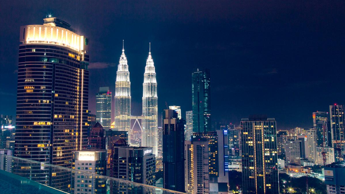 深度解密史上最大金融*局骗**，真实版华尔街之狼，主角原来是个华裔