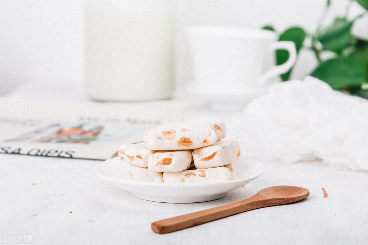 华威每嘉科普：如何选购婴儿奶粉？婴儿奶粉开封后能放多久？