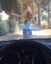 牛X！43岁姐姐长19岁妖精脸，衬得小10岁鲜肉男友像爹…