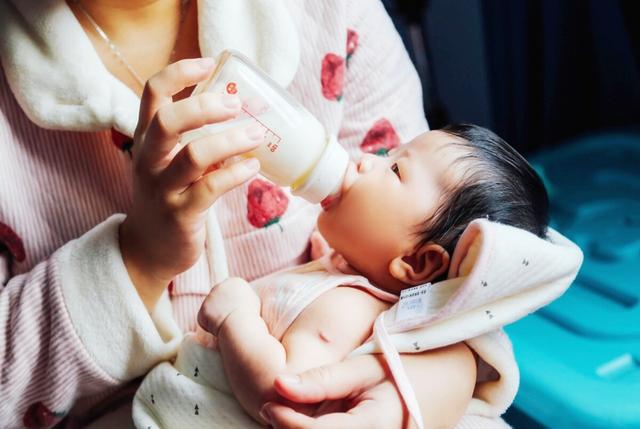 孩子冲奶粉注意事项,冲奶粉最容易犯的5个错误