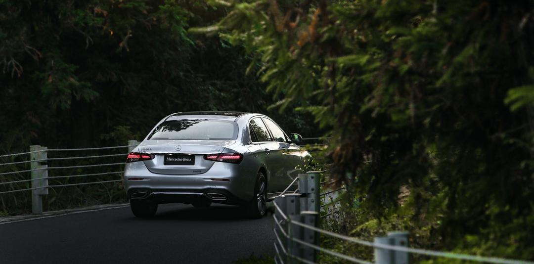 大气豪华的风格新款奔驰e级实车,奔驰e级2022款300l运动豪华