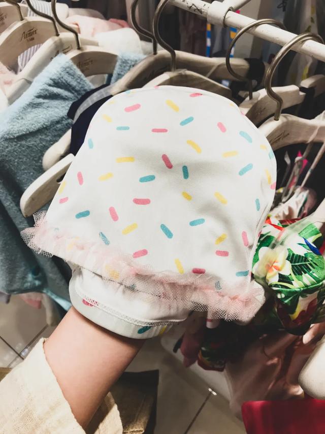 儿童游泳要泳帽吗,宝宝游泳用戴泳帽吗