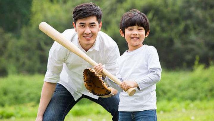 宝爸自制秋千哄娃,宝爸给宝宝做的秋千